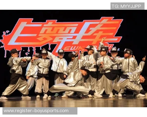 运动街舞的魅力揭秘武汉快攻体育团队的独特风格与训练秘诀 运动街舞的魅力揭秘武汉快攻体育团队的独特风格与训练秘诀